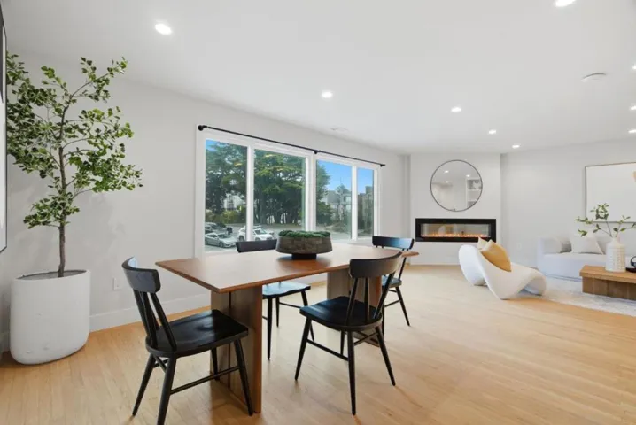 998 Burnett Avenue, San Francisco, California 94131