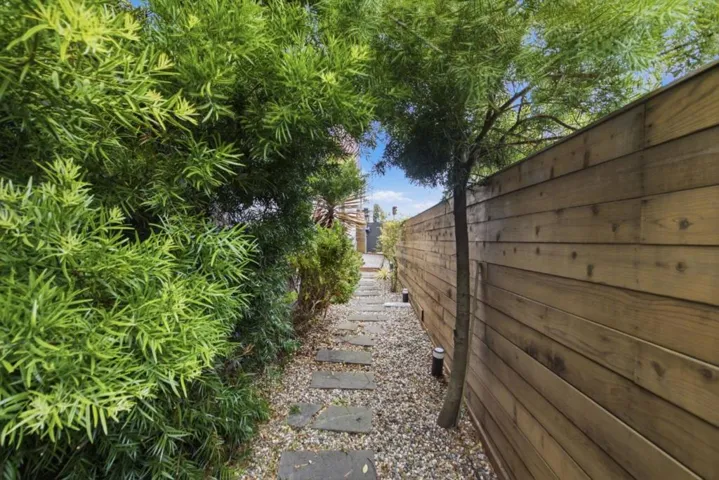 998 Burnett Avenue, San Francisco, California 94131