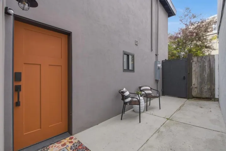 998 Burnett Avenue, San Francisco, California 94131