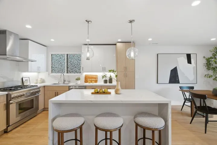 998 Burnett Avenue, San Francisco, California 94131