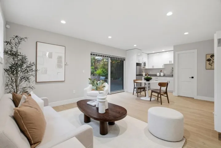 998 Burnett Avenue, San Francisco, California 94131