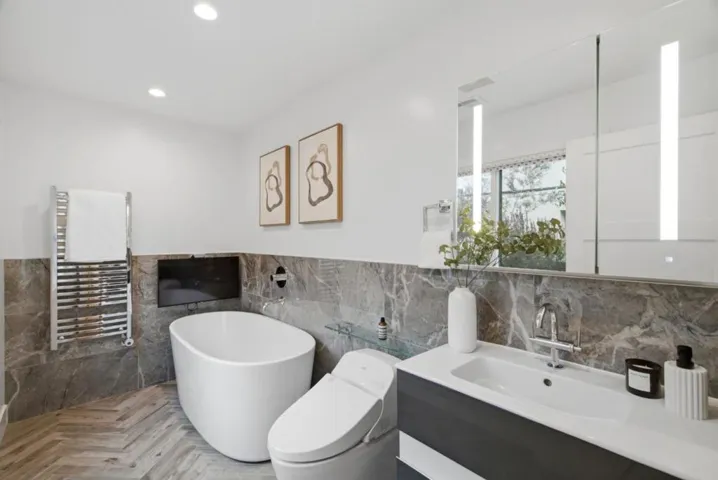 998 Burnett Avenue, San Francisco, California 94131