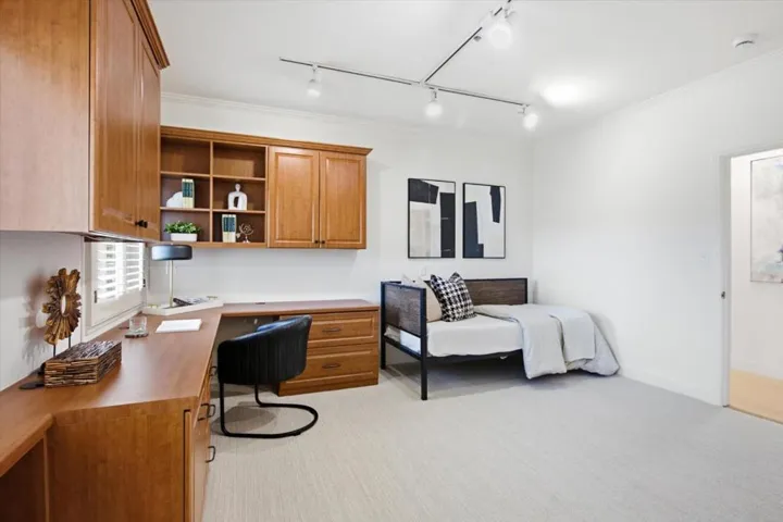 1233 Bellevue 9, Burlingame, California 94010