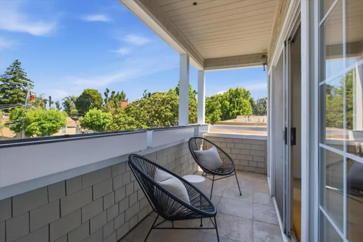 1233 Bellevue 9, Burlingame, California 94010