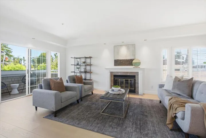 1233 Bellevue 9, Burlingame, California 94010