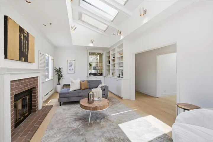 1233 Bellevue 9, Burlingame, California 94010