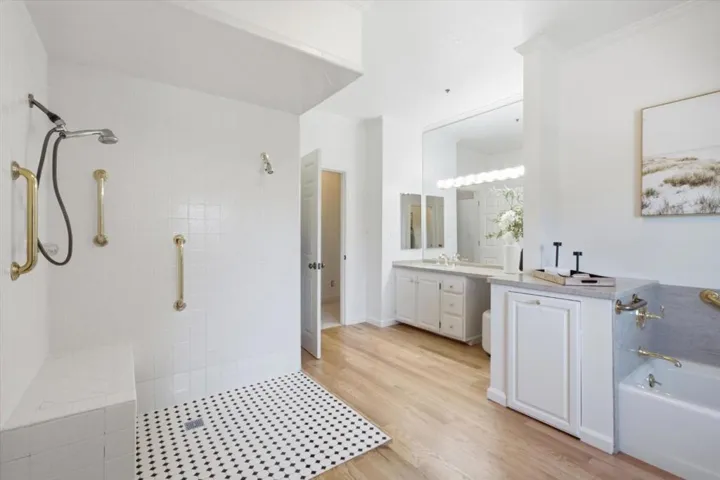 1233 Bellevue 9, Burlingame, California 94010
