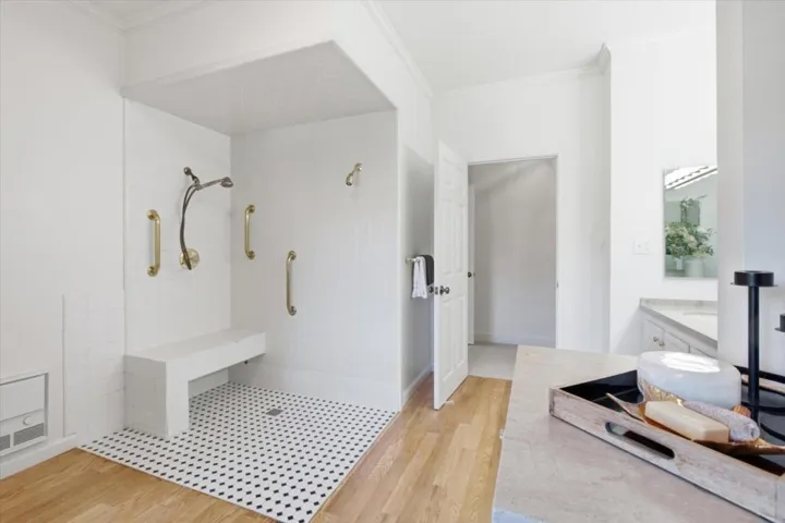1233 Bellevue 9, Burlingame, California 94010