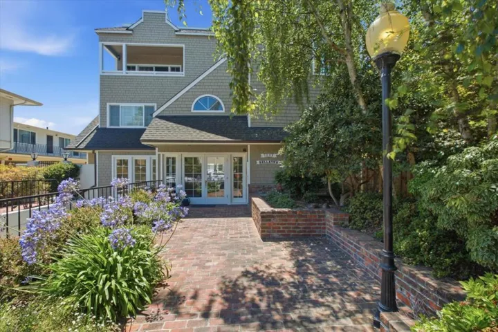 1233 Bellevue 9, Burlingame, California 94010