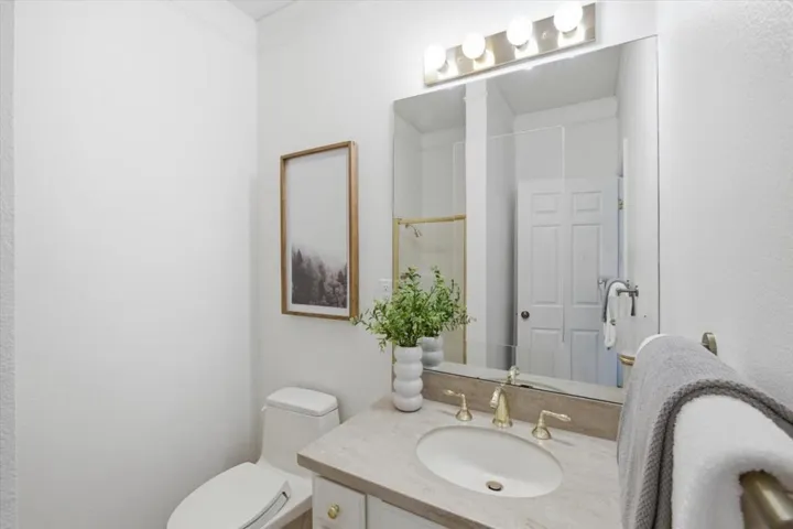 1233 Bellevue 9, Burlingame, California 94010