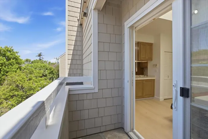 1233 Bellevue 9, Burlingame, California 94010