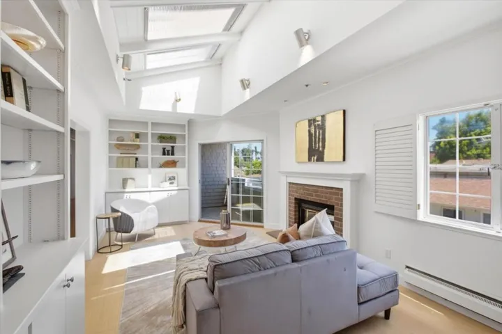 1233 Bellevue 9, Burlingame, California 94010