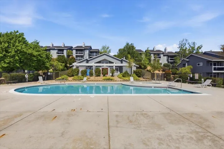 7595 Canyon Meadow Circle H, Pleasanton, California 94588