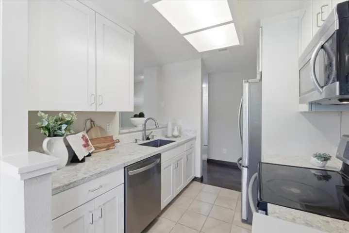 7595 Canyon Meadow Circle H, Pleasanton, California 94588
