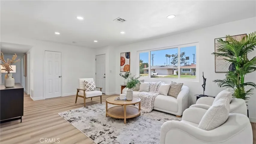 6022 Santa Barbara, Garden Grove, California 92845