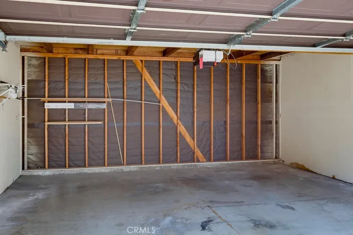 Oversized 2 car garage