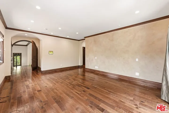 2108 San Ysidro Drive, Beverly Hills, California 90210