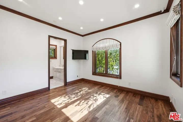 2108 San Ysidro Drive, Beverly Hills, California 90210