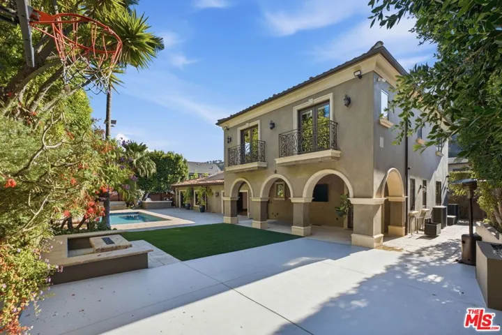 2108 San Ysidro Drive, Beverly Hills, California 90210