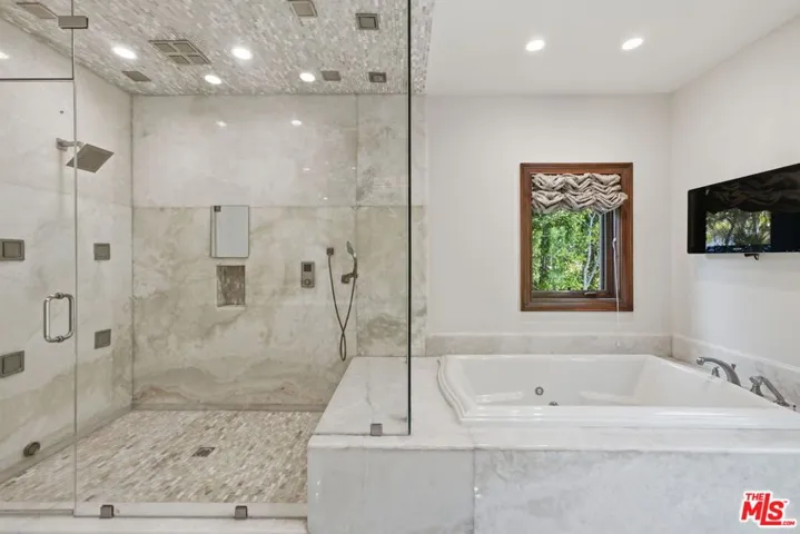 2108 San Ysidro Drive, Beverly Hills, California 90210
