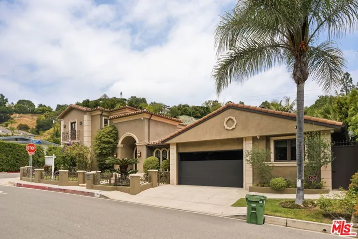 2108 San Ysidro Drive, Beverly Hills, California 90210
