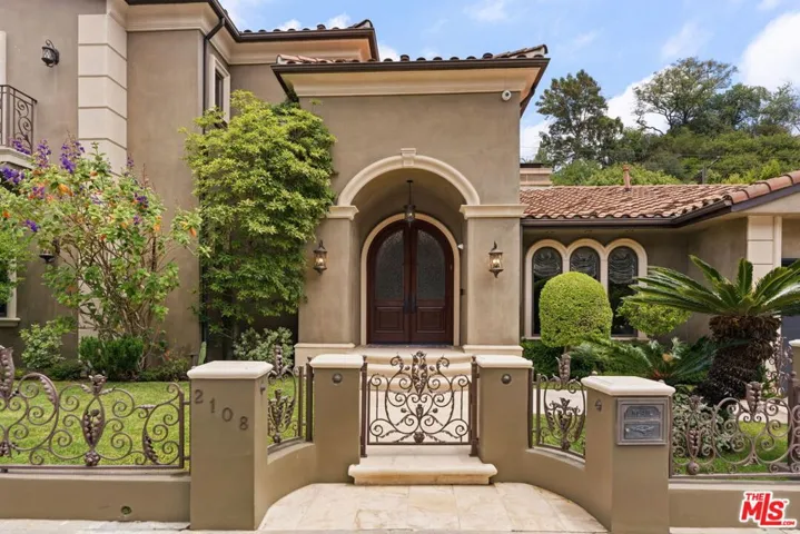 2108 San Ysidro Drive, Beverly Hills, California 90210