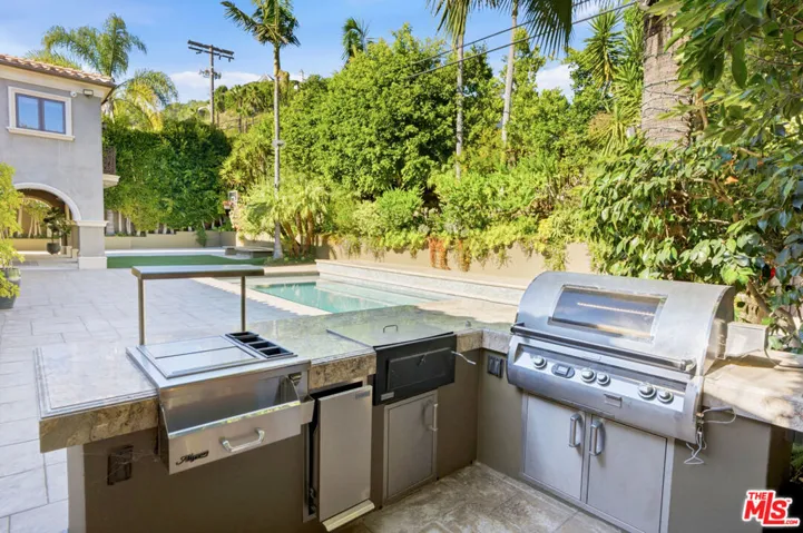 2108 San Ysidro Drive, Beverly Hills, California 90210