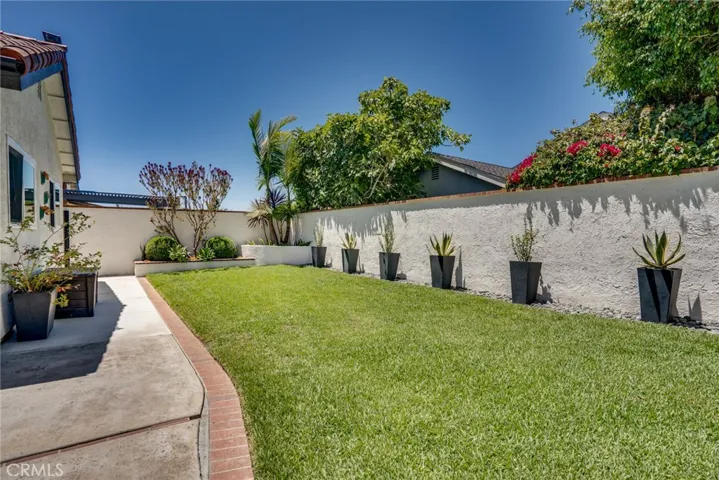 7201 Slater, Huntington Beach, California 92647