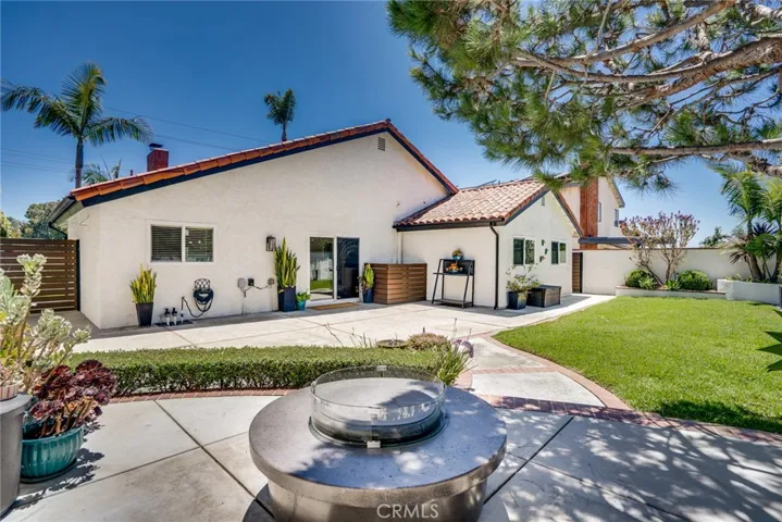 7201 Slater, Huntington Beach, California 92647