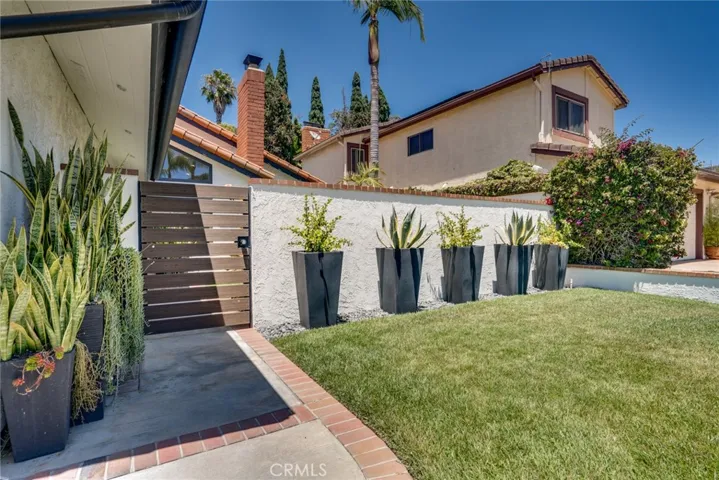 7201 Slater, Huntington Beach, California 92647