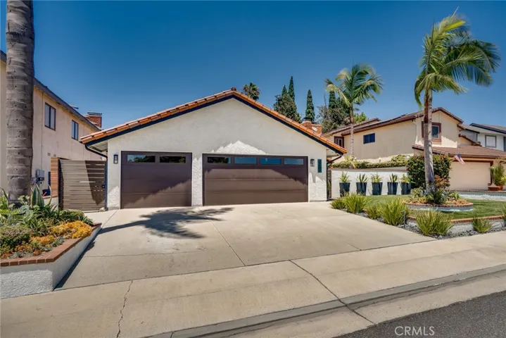 7201 Slater, Huntington Beach, California 92647
