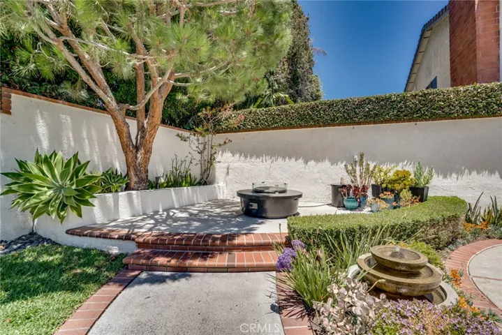 7201 Slater, Huntington Beach, California 92647