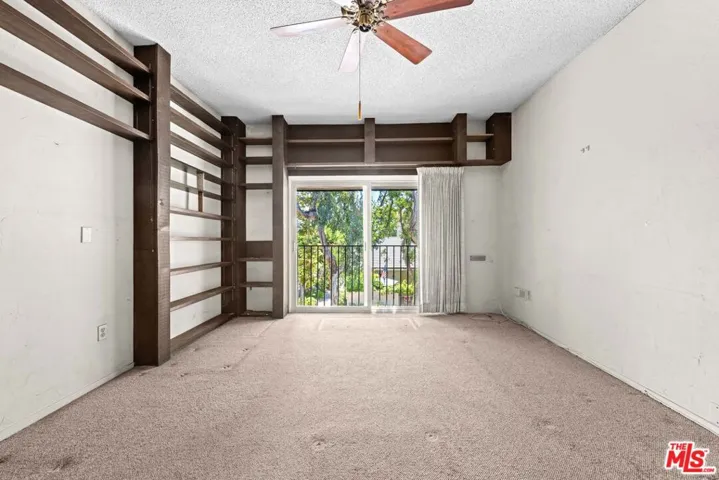 6217 1/2 Randi Avenue, Woodland Hills, California 91367