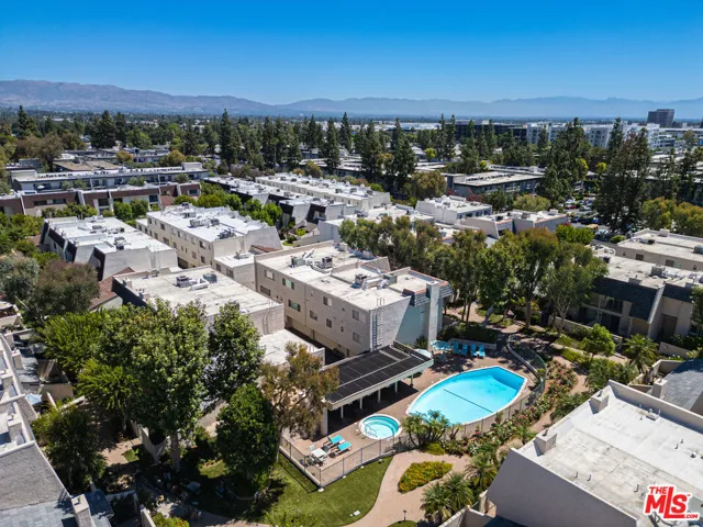 6217 1/2 Randi Avenue, Woodland Hills, California 91367