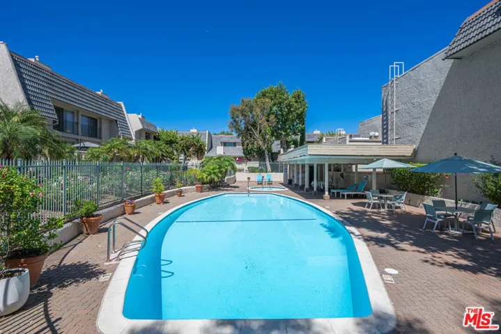 6217 1/2 Randi Avenue, Woodland Hills, California 91367