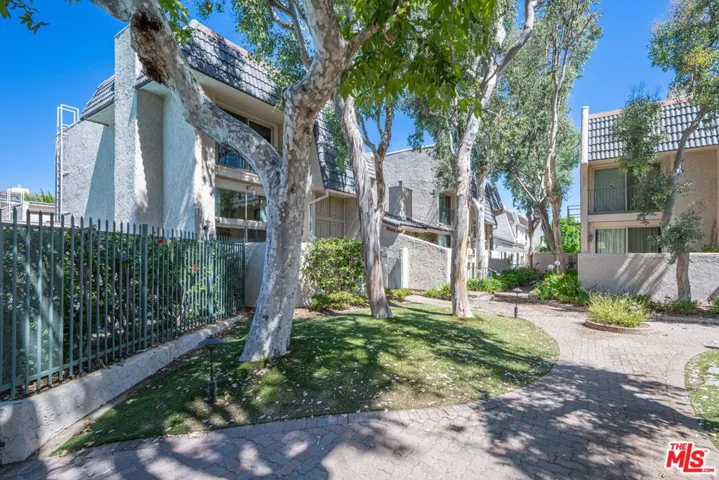 6217 1/2 Randi Avenue, Woodland Hills, California 91367