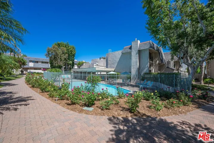 6217 1/2 Randi Avenue, Woodland Hills, California 91367
