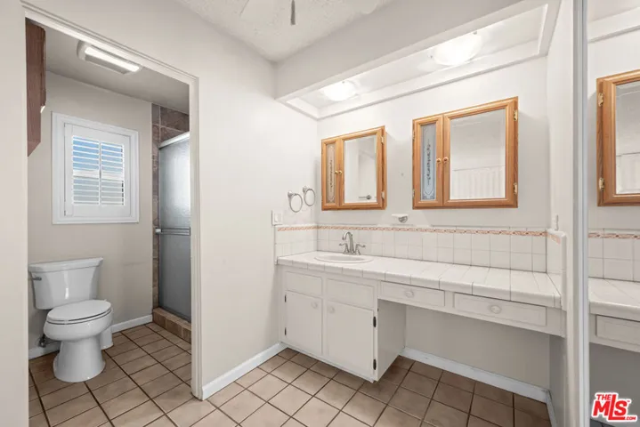 6217 1/2 Randi Avenue, Woodland Hills, California 91367