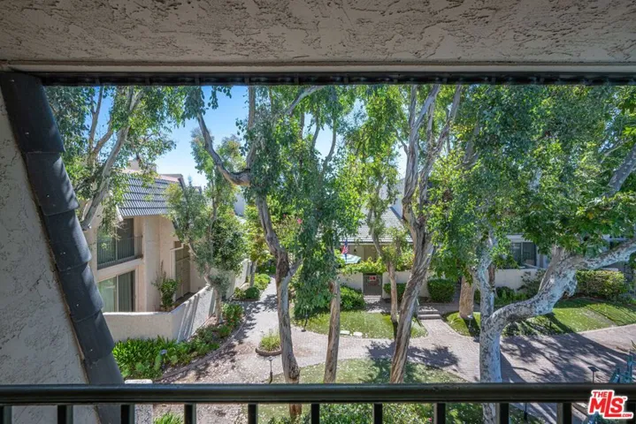 6217 1/2 Randi Avenue, Woodland Hills, California 91367