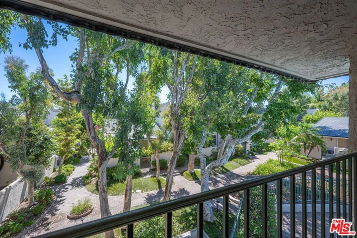 6217 1/2 Randi Avenue, Woodland Hills, California 91367