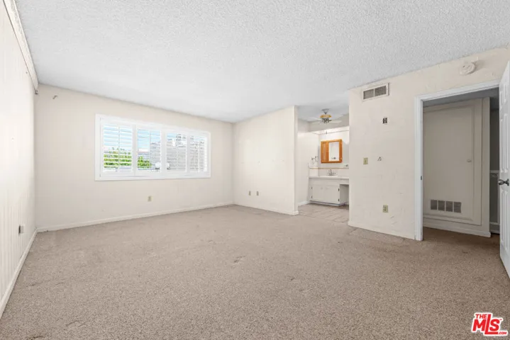6217 1/2 Randi Avenue, Woodland Hills, California 91367