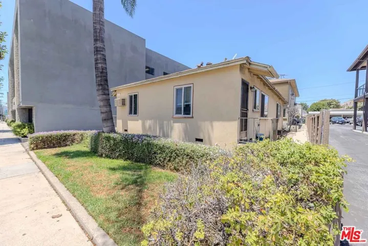 233 E Alameda Avenue A, Burbank, California 91502