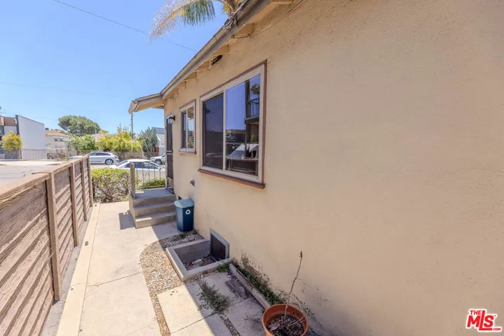 233 E Alameda Avenue A, Burbank, California 91502