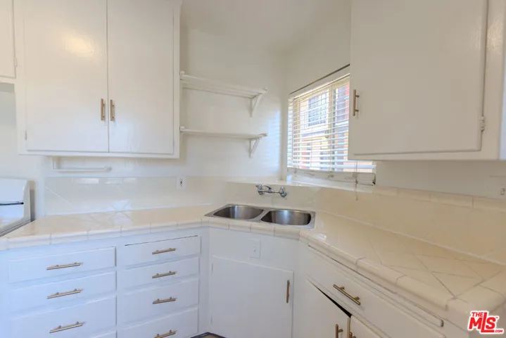 233 E Alameda Avenue A, Burbank, California 91502