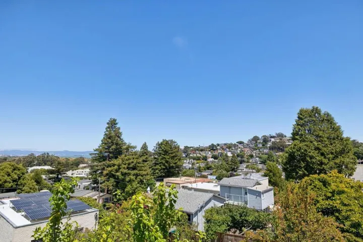 480 Klamath Street, Brisbane, California 94005