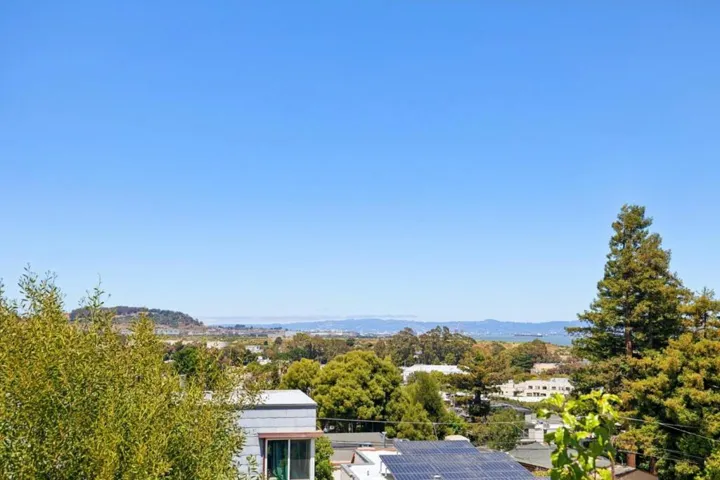 480 Klamath Street, Brisbane, California 94005