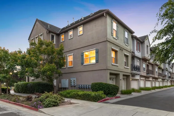 1059 Yates Way, San Mateo, California 94403