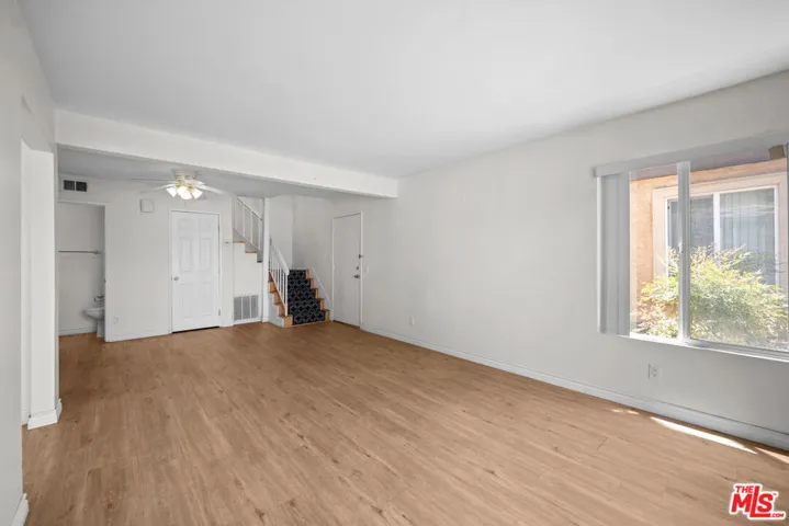 12334 Runnymede Street 5, Los Angeles, California 91605 — photo 4