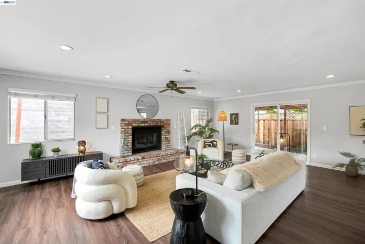 586 Bluefield Ln, Hayward, California 94541