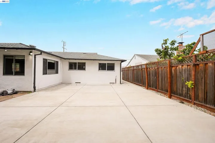 586 Bluefield Ln, Hayward, California 94541
